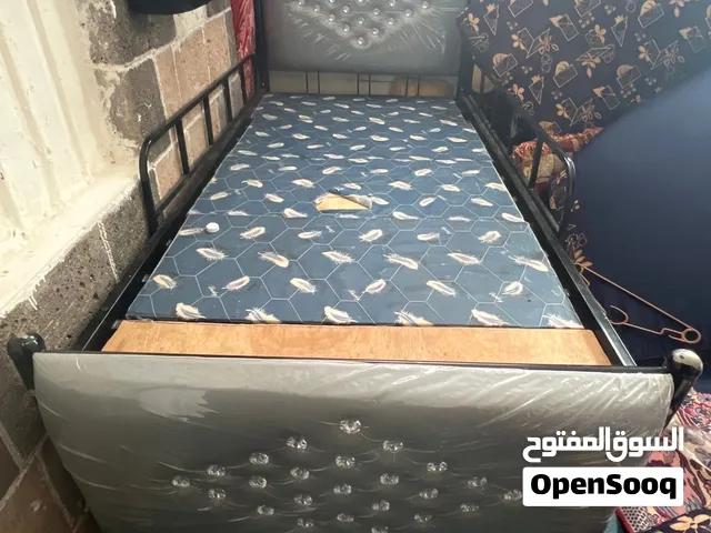 سرير نوم حديد جديد نفر ب 30 الف ريال يمني عرررررطه