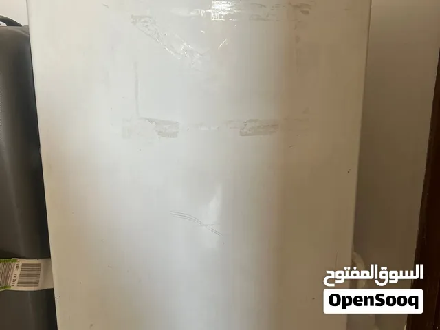 ثلاجة مكتب مستعملة