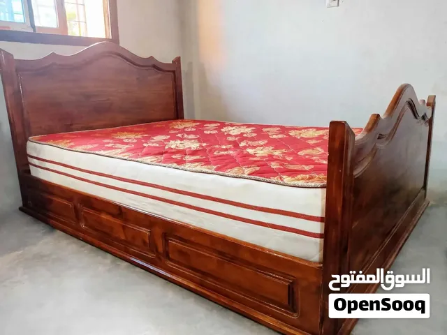 ناموسية بخزانات جانبية حالة جيدة للبيع بركان