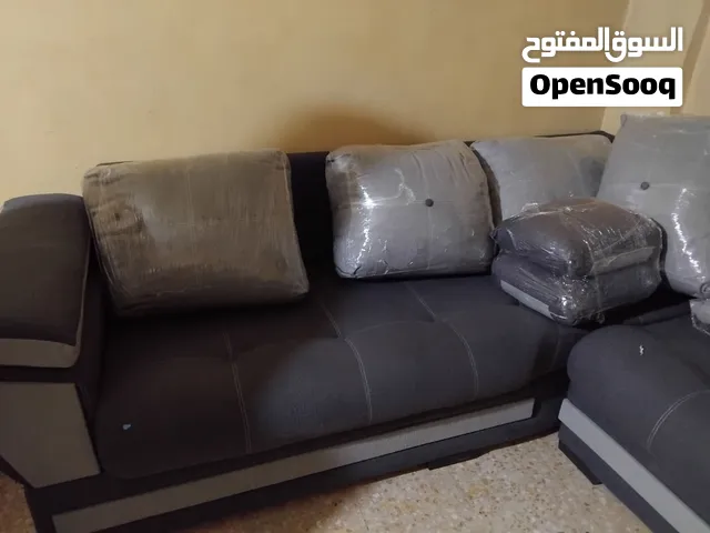 طقم كنب استعمال خفيف جدا  طاولة سفرة من ارع كراسي