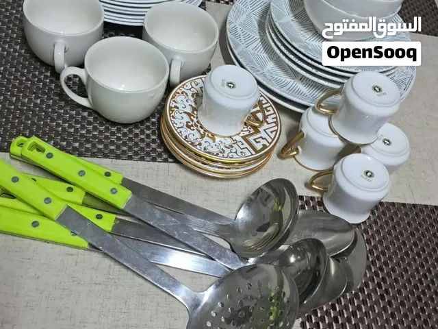 عدد كبير من الصحون