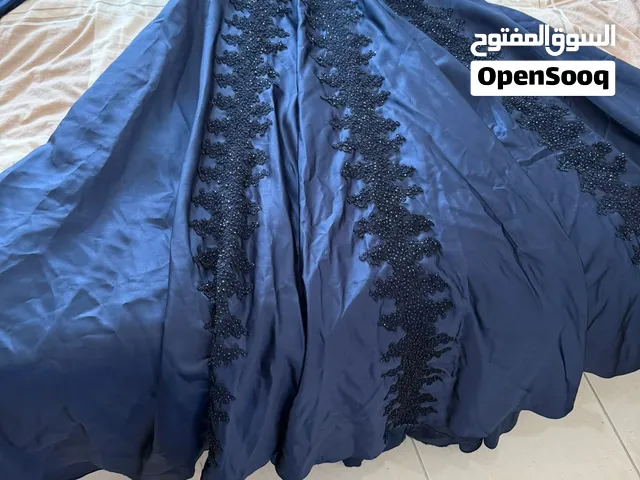 فستانين سهره الاول من دبنهامز حجم 18 اللون بنفسجى استعمل مره واحده وليه جاكيت اسود