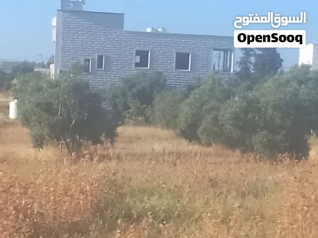 أرض زراعيه تجاريه للبيع دفعه اولى والباقي اقساط  في طواس قريبه علا مصانع منها القنديل
