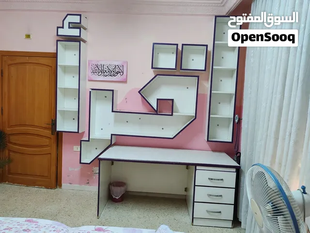 مكتبه ومكتب
