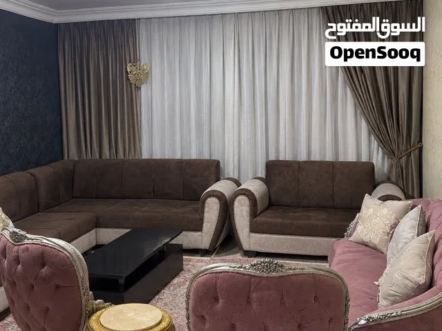 صالون منزلي بتصميم انيق وفخم ألوان بني ووردي