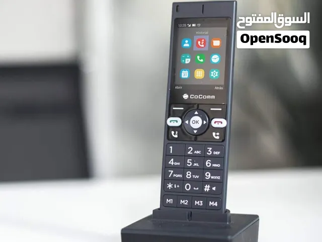 هذا الجهاز هو هاتف CoComm DT200، وهو هاتف ثابت لاسلكي يعمل بشريحة SIM.
