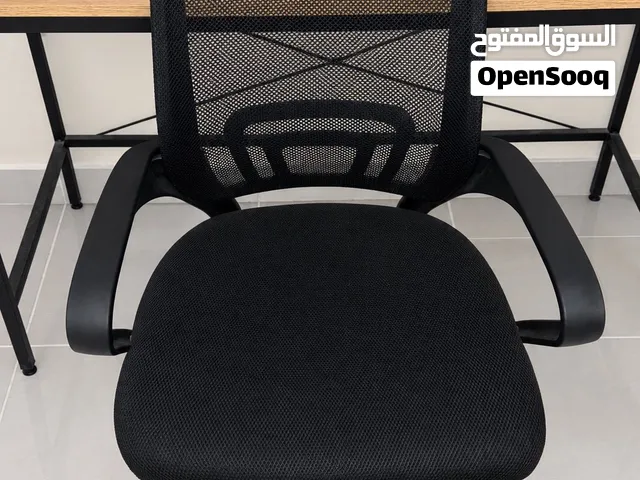 مكتب و كرسي للدراسة والعمل