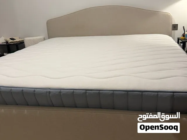 180 Bed with mattress. Excellent condition
