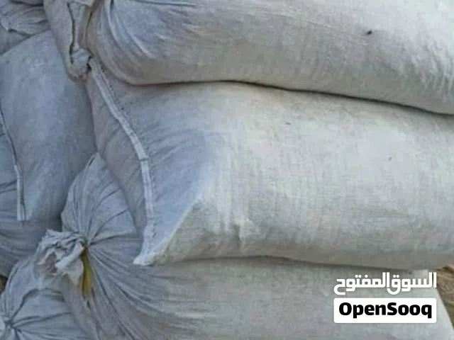 1- سماد بقر من درس 800 بسه 2-سماد بقر معالج في حوض مغمور بالماء ومضاف يوريا سعر ريال ونص