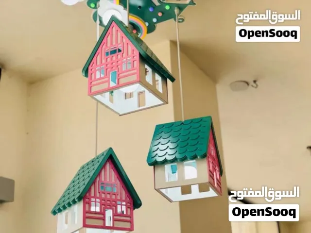 ثريا غرفة أطفال خشب للبيع 15 دينار