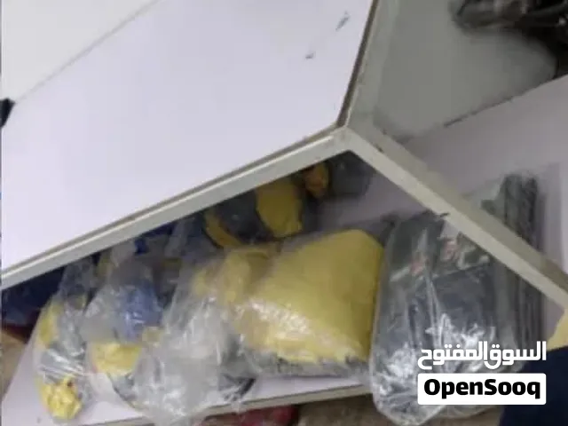 ستاند شيبس وكاونتر حديد وخشب وساندات وسط