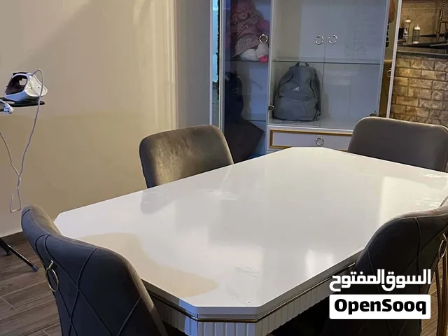 طاوله 6كراسي من الاصاله عيب لا للبيع 960د