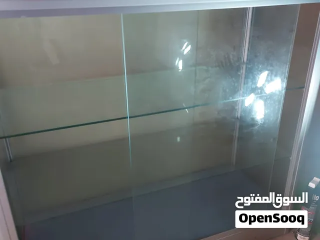 رفوف زجاجيه