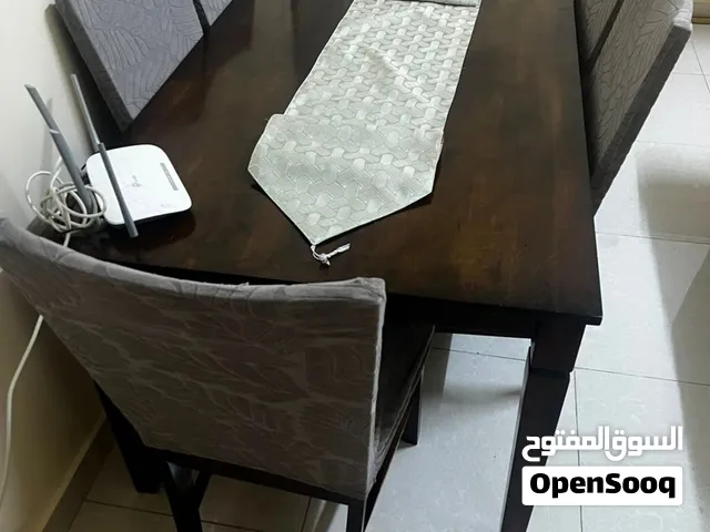 طاولة طعام + سرير اطفال