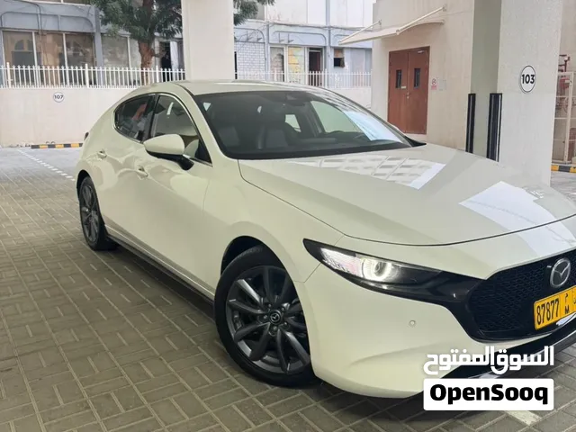 مازدا 3 هتش باك وارد اليابان