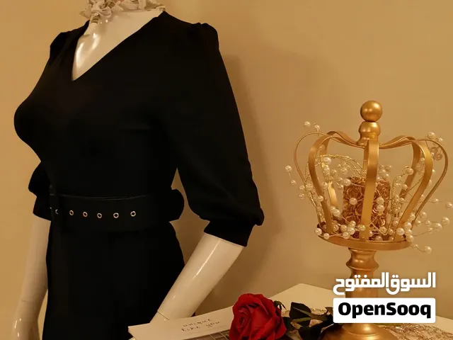 بيع ملكاان لعرض الملابس
