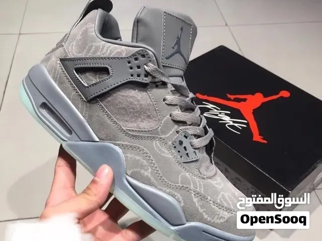 حذاء جوردن لون رصاصي