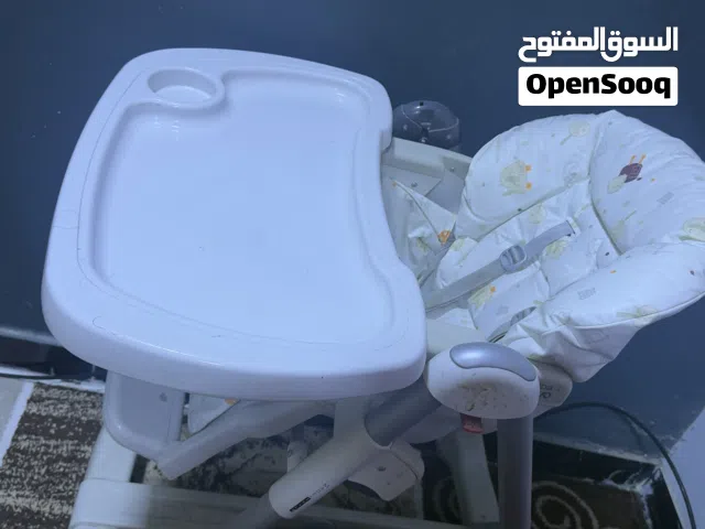كرسي طعام متحرك للاطفال الرضع
