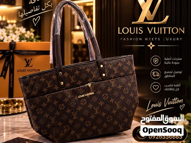 حقائب نسائيه بسعر 135 دينار