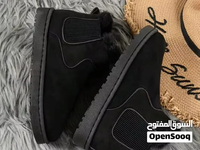 يلبس 41-42  السعر 15 مع التوصيل