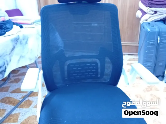 كرسي مكتبي يتحمل 150كيلو جديد مستعمل قليل وكرسي طبي يفيد الي يظل كاعد فترات طويلة وحركة سريعه مو بطئ