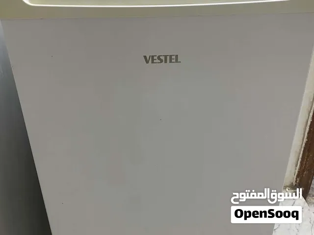 ثلاجة مكتب نوع ڤيستل وكالة لا صدة ولا هريان شغالة مية مية