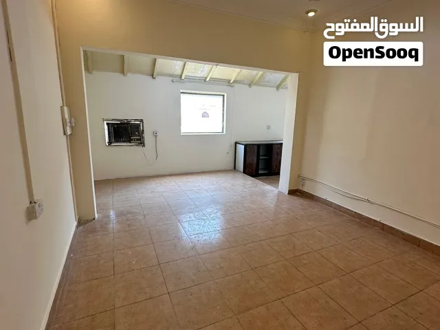 بيت شامل في مدينه عيسى