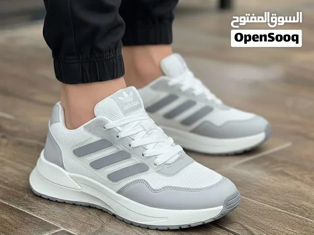 كوتشي adidas للبيع (اسود - رصاصي- ابيض)
