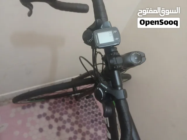 للبيع سيكل رياضية (دراجة هوائية سباق) ممتازة وسريعة، مجهزة بالكامل وجاهزة للاستخدام.
