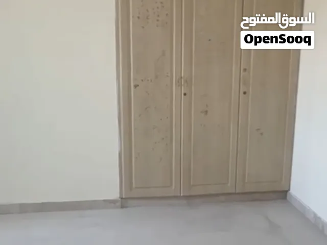 1 bedroom hall
