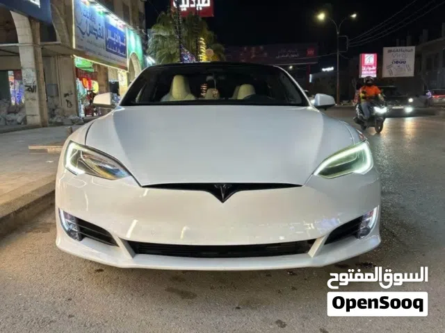 Tesla S 2016