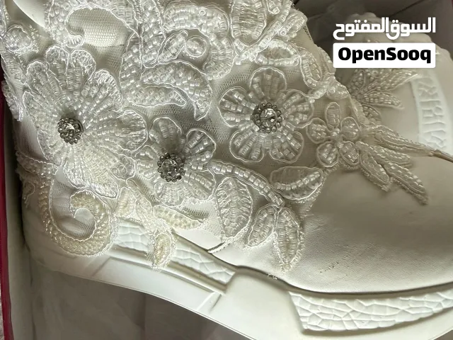 أحذية منوعة جديدة