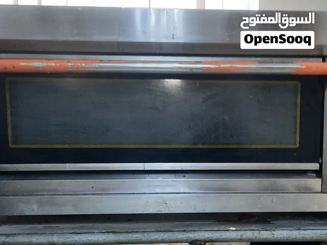 فرن بيتزا ومخبوزات تجاري (Deck Oven)  من طابق واحد (1 Deck) يتسع لصينيتين، ويعمل