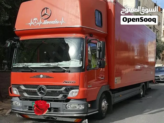 مرسيدس اتكو 818 فحص كامل محور 4.8 م اصلي .صندوق مغلق حافظه طول سبعه وربع متر. باب هايدروليك. طابات