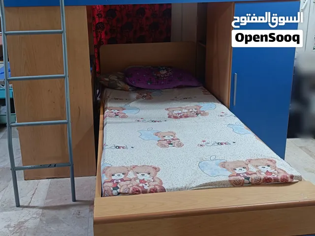 غرفة اطفال للبيع بحالة جيدة جدا  غرفة اطفال للبيع بحالة جيدة جدا مكتب كبير وخزانة وأربع ادراج كبيرة