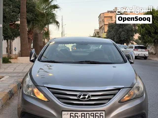 هونداي سوناتا 2014فل اضافات فحص كامل مرخصة سنة شمباني بنزين اصلي فقط بحالة الوكالة