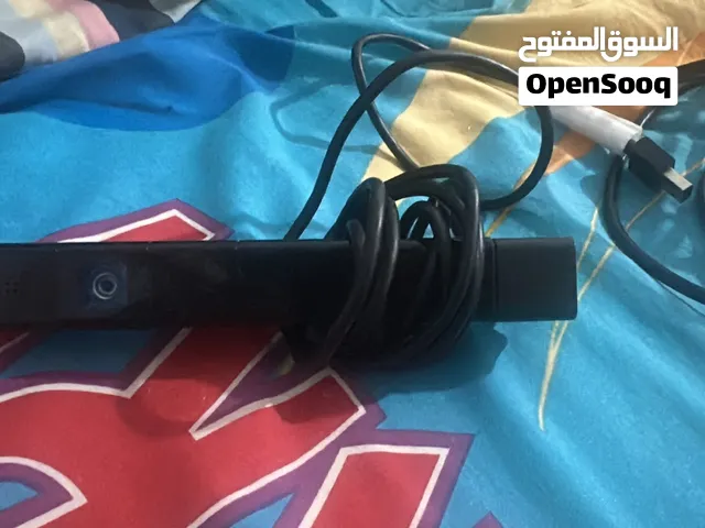 بلايستيشن 4 عادي مع 4 يدات و 3  شرايط و كاميرا