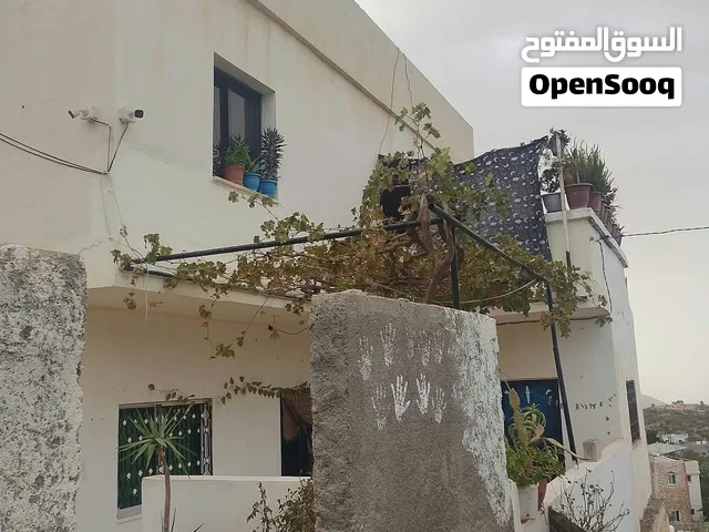 بيت طابقين للبيع