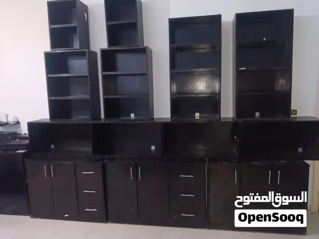 مكاتب ورفوف ديكور قياسات مشكلة أحجام مختلفة