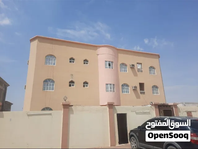 شقق سكينة بالبريمي الغريفة قريب من جامع التوحيد ومدرسة حفصة بنت سيرين