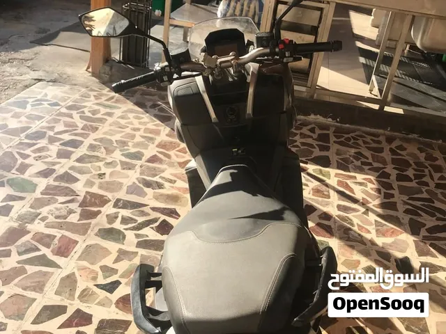 سكوتر QJmotor مستعمل موديل 2024 بحالة ممتازة متل الجديد مع مسافة قيادة قليلة