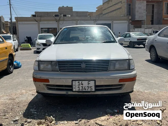 تويوتا كراون بطة متصل نظيفة