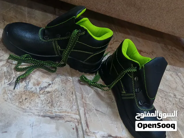 سيفتي نمره 40 للبيع