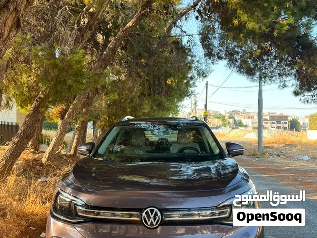 فولكسفاغن ID.6 Crozz Pro كهربائي 2021 في حالة ممتازة فحص اوتوسكور 4 جيد بطارية الجهد العالي 93%