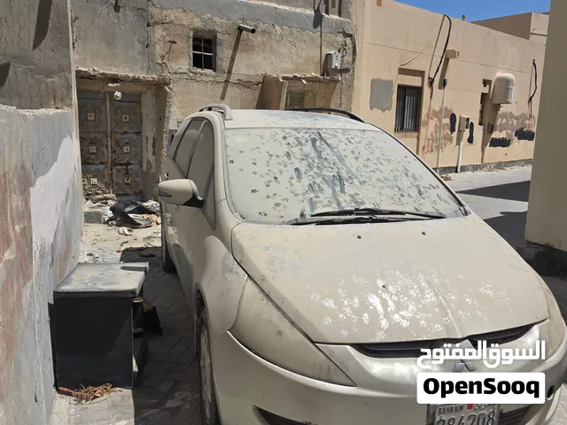 Used Mitsubishi Grandis in Northern Governorate