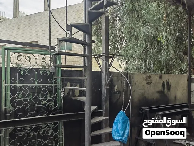 درج حديد حلزوني