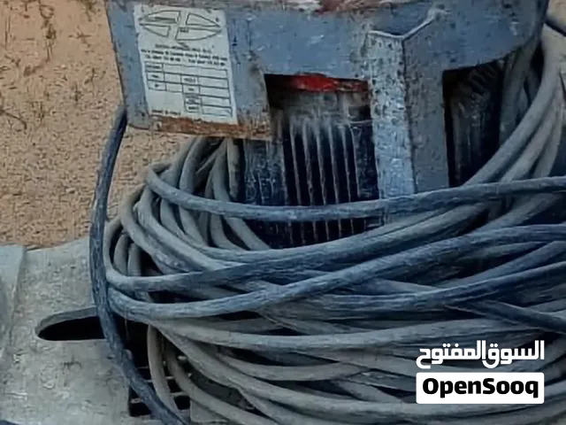 جلاية إيطالية  تيار عالي380 وتيار العادي 220 نضيفة تشتغل بيها علي طول معها كابل كهرباء 30 م