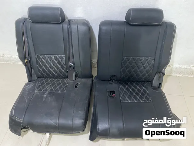 للبيع كراسي يوكن يركبون من مديل 2007 إلى 2014 الكراسي جلد اسود السعر قابل للمساومة بل معقول ..