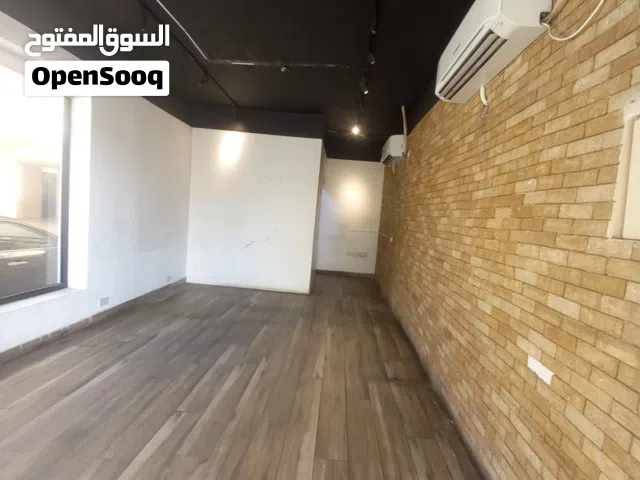 محل للايجار بالسالمية شارع حمد المبارك موقع متميز علي شارع عمومي بدون عمولة من المالك مباشرة