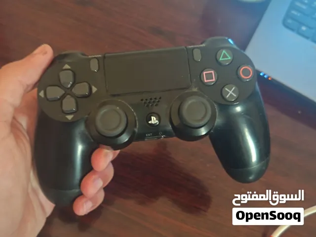 كنترولر PS4 أصلي نظيف جداً للبيع